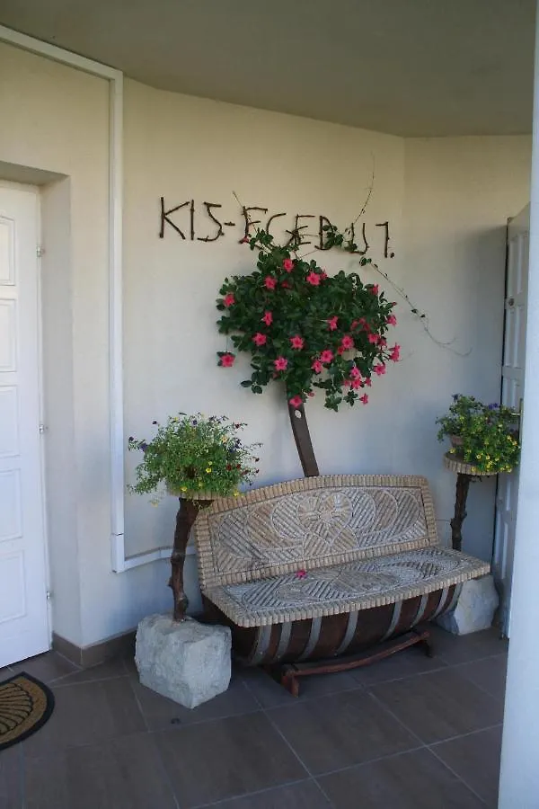 Borbarat Vendeghaz Holiday home Eger